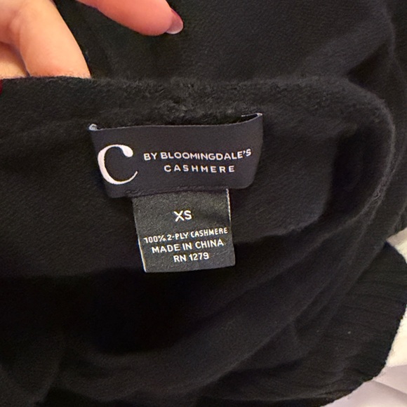 C by Bloomingdales Cashmere Hoodie Sweater Black XS High Low Side Slits Pullover - Picture 2 of 6